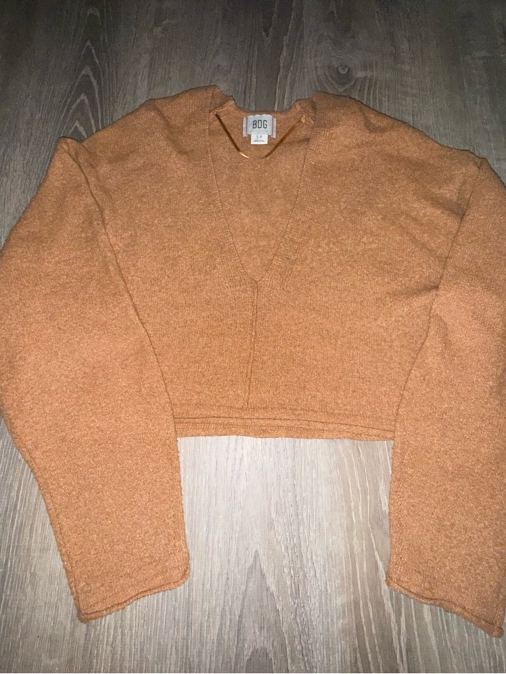 UO - Urban Outfitters - BDG Cropped V-Neck Sweater in Rust Orange